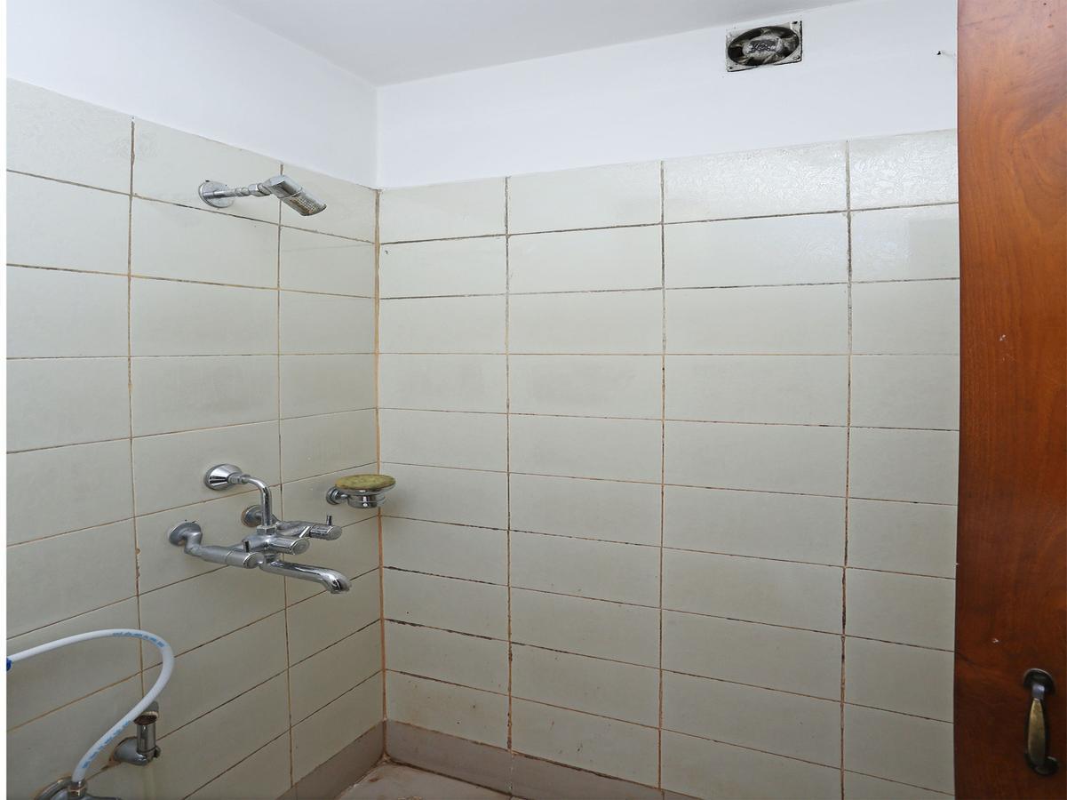 Hotel Amrit Regency Гувахати Экстерьер фото