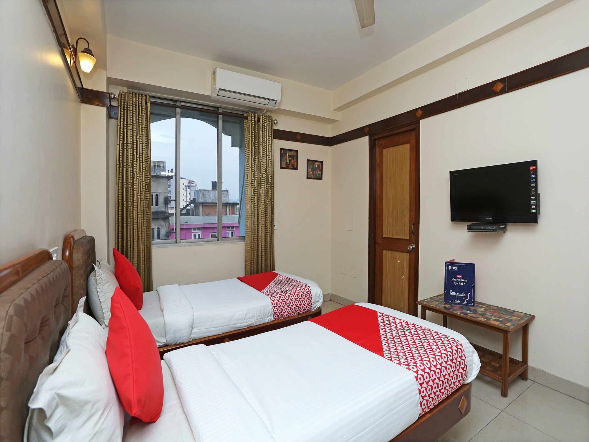 Hotel Amrit Regency Гувахати Экстерьер фото