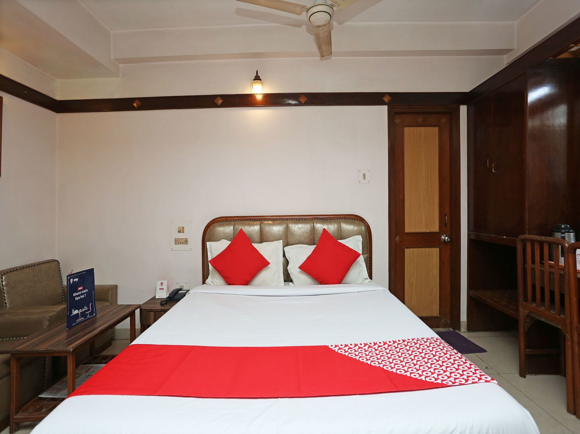 Hotel Amrit Regency Гувахати Экстерьер фото