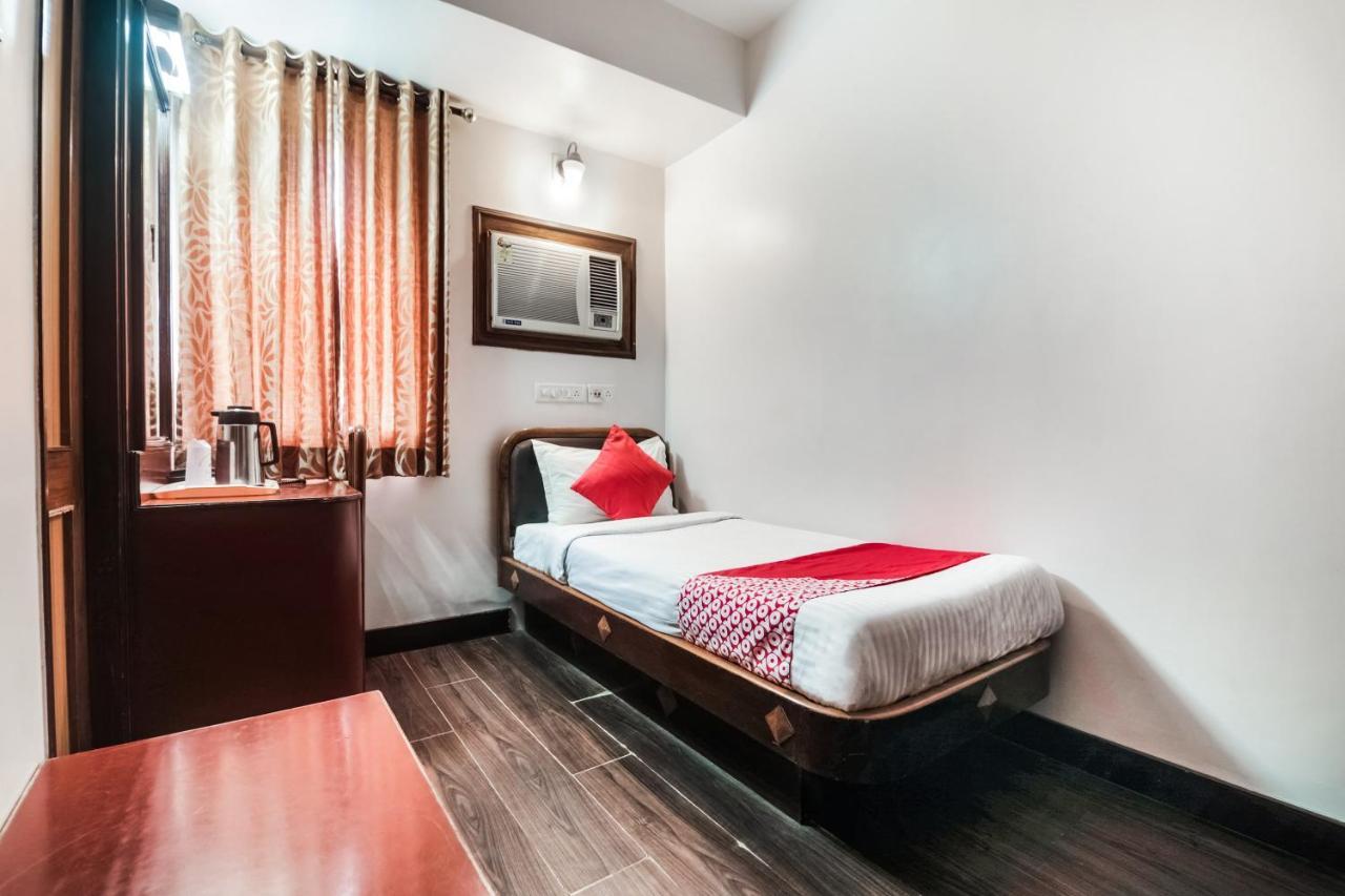Hotel Amrit Regency Гувахати Экстерьер фото